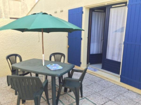 Villa T2 avec Piscine, Proche Plage et Commerces - 4 Couchages, Parking Privé - FR-1-81-388